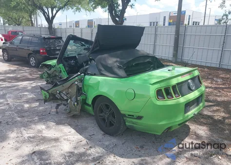 2013 Ford Mustang V6 Premium z USA, uszkodzony, nr VIN 1ZVBP8EM4D5219273